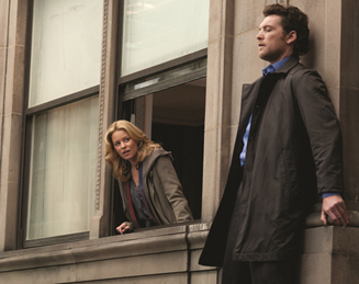 『崖っぷちの男』 02