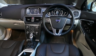 Volvo V40｜ボルボ V40