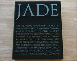 Takizawa Shigeru|翡翠を使用した生地で仕立てたラグジュアリースーツ02