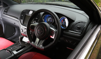 Chrysler 300 SRT8｜クライスラー 300 SRT8
