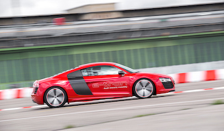 Audi R8 e-tron|アウディ R8 eトロン