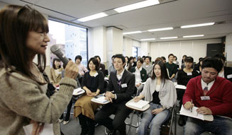 EFAP JAPON|アタッシェ・ドゥ・プレス 02