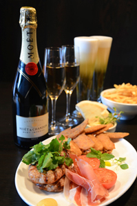 CHAMPAGNE & BEER GARDEN BY THE COSMOPOLITAN 02