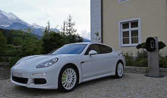 Porsche Panamera S E-Hybrid|ポルシェ パナメーラ S E-ハイブリッド
