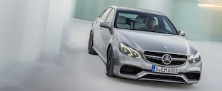 今度の「E 63 AMG」は、パワーアップに対応した4WDを採用