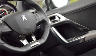 Peugeot 208 XY｜プジョー 208 XY