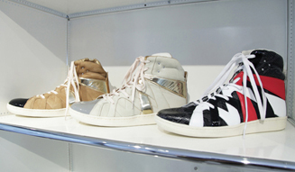 ホワイトフラッグス2013-14秋冬の新作をデザイナー・小此木達也が語る｜White Flags 02