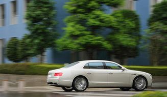Bentley Flying Spur|ベントレー フライングスパー