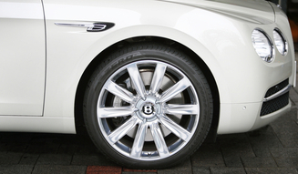 Bentley Flying Spur|ベントレー フライングスパー