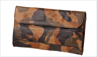 Daniel & Bob｜バゲッタレザー×カモフラージュ柄のミニクラッチバッグ 03