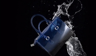FURLA｜秋冬シーズンを象徴する大迫力のビデオアート制作の舞台裏を公開 05