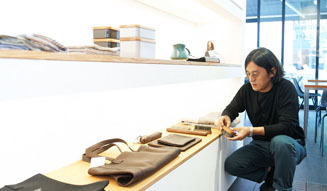 マーガレット・ハウエル|二村毅 18