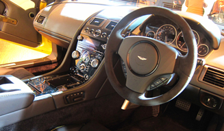 Aston Martin V12 Vantage S|アストンマーティン V12 ヴァンテージ S