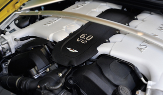Aston Martin V12 Vantage S|アストンマーティン V12 ヴァンテージ S