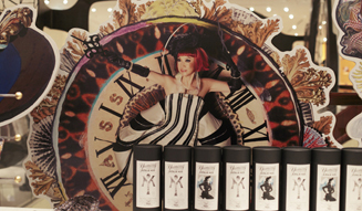 BARNEYS NEW YORK｜「HAVE A POP CLASSICO HOLIDAY」 03