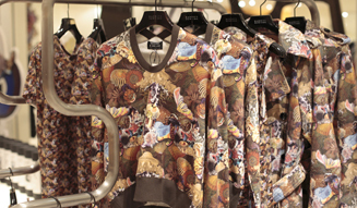 BARNEYS NEW YORK｜「HAVE A POP CLASSICO HOLIDAY」 04