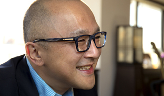 山田五郎氏が語る「眼鏡の品格」|BVLGARI EYEWEAR|ブルガリ アイウェア 02