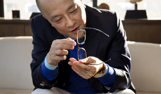 山田五郎氏が語る「眼鏡の品格」|BVLGARI EYEWEAR|ブルガリ アイウェア 05