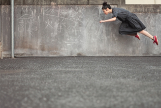 『日本の新進作家VOL.12:路上から世界を変えていく』