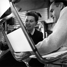 『ふたりのイームズ：建築家チャールズと画家レイ』