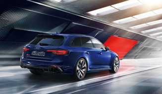 アウディ RS 4アバント