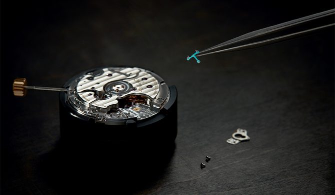 この深みのあるブレゲ・ブルーを、ネオクラシックスタイルへ。「クラシック 5177」｜BREGUET