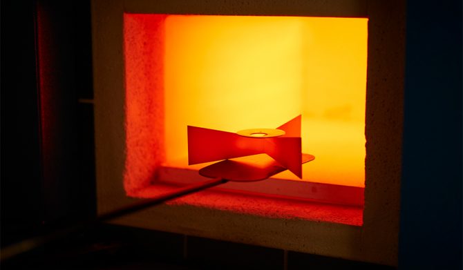 この深みのあるブレゲ・ブルーを、ネオクラシックスタイルへ。「クラシック 5177」｜BREGUET