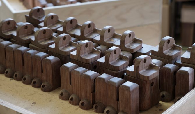 メディコム・トイ カリモク ☓ BE@RBRICK