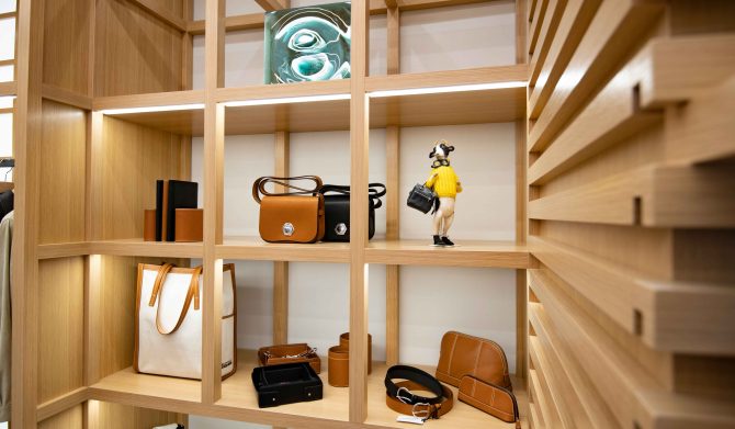 CONNOLLY コノリー レザー