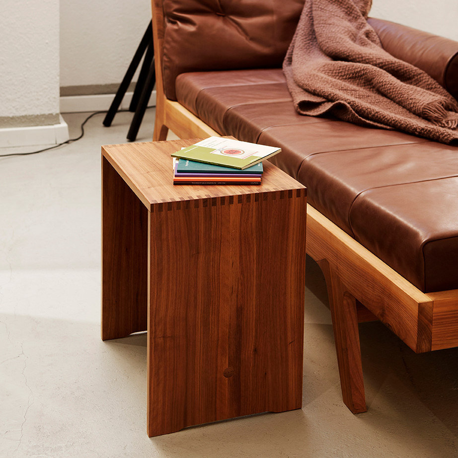 METROCS スリーラウンドテーブル